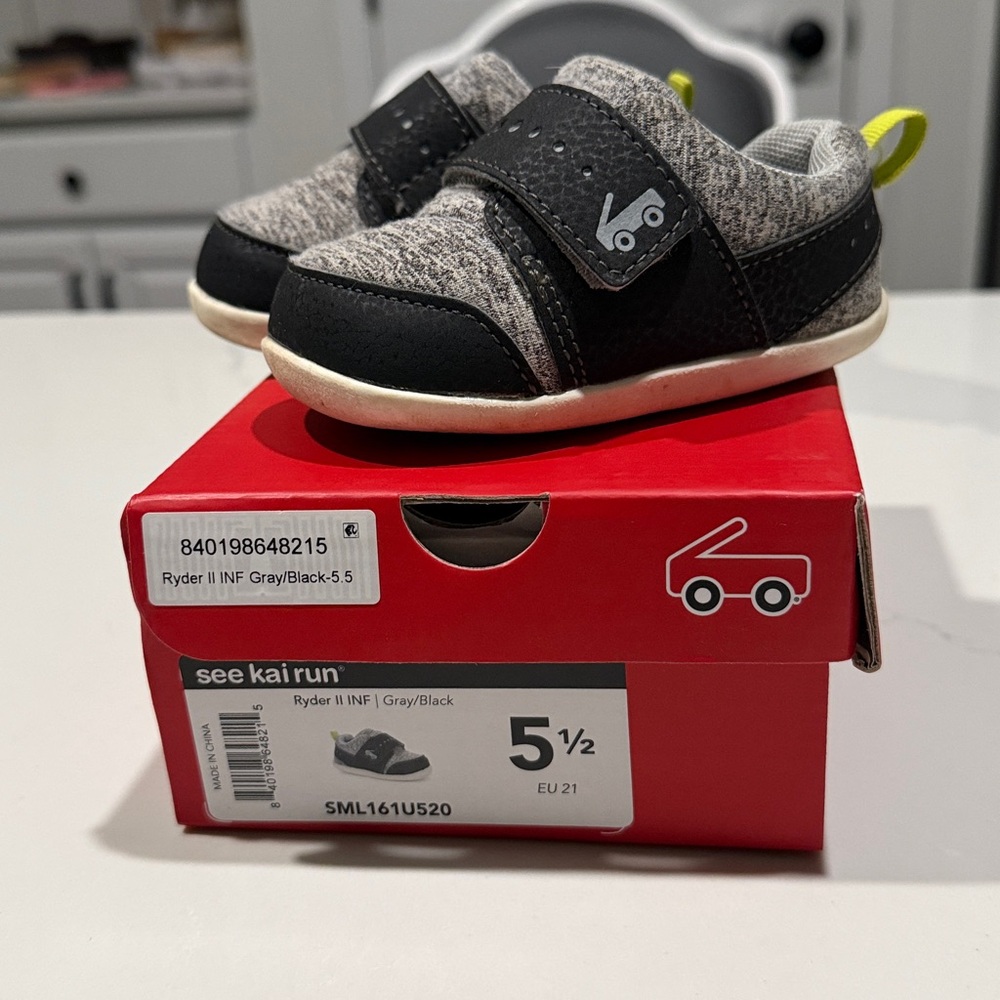 See Kai Run Black and Gray Baby Shoes - Picture 2 of 6